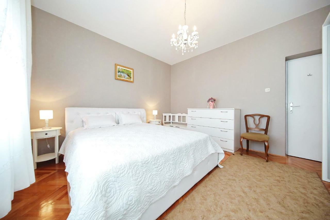 Hacienda Mia With Pool,Bbq, Yacuzzi,Free Parking Zadar Eksteriør billede